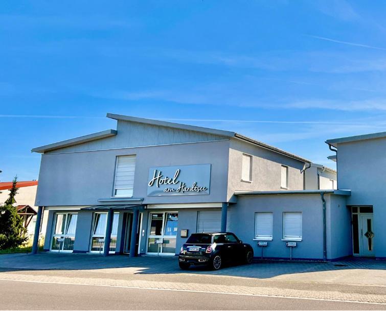 Hotel Am Hardtsee Ubstadt-Weiher Exterior photo